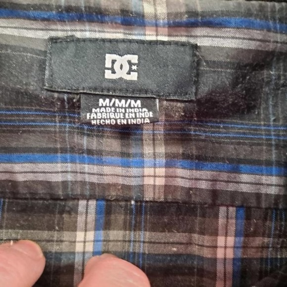 DC Plaid Button Up Shirt Blue/Black/White Size Medium - Picture 2 of 4
